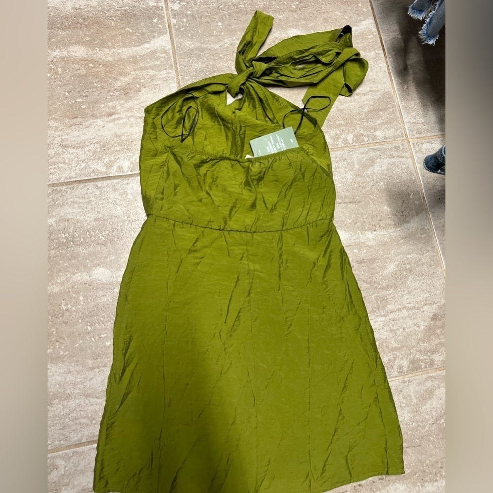 ๐NWT-H&M OLIVE GREEN HALTER NECK DRESS SZ XS๐ - Picture 8 of 8